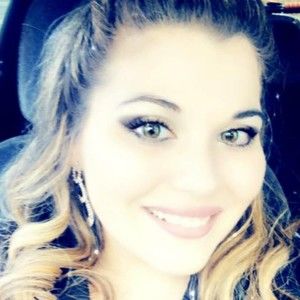 Meet your Posher, Devona